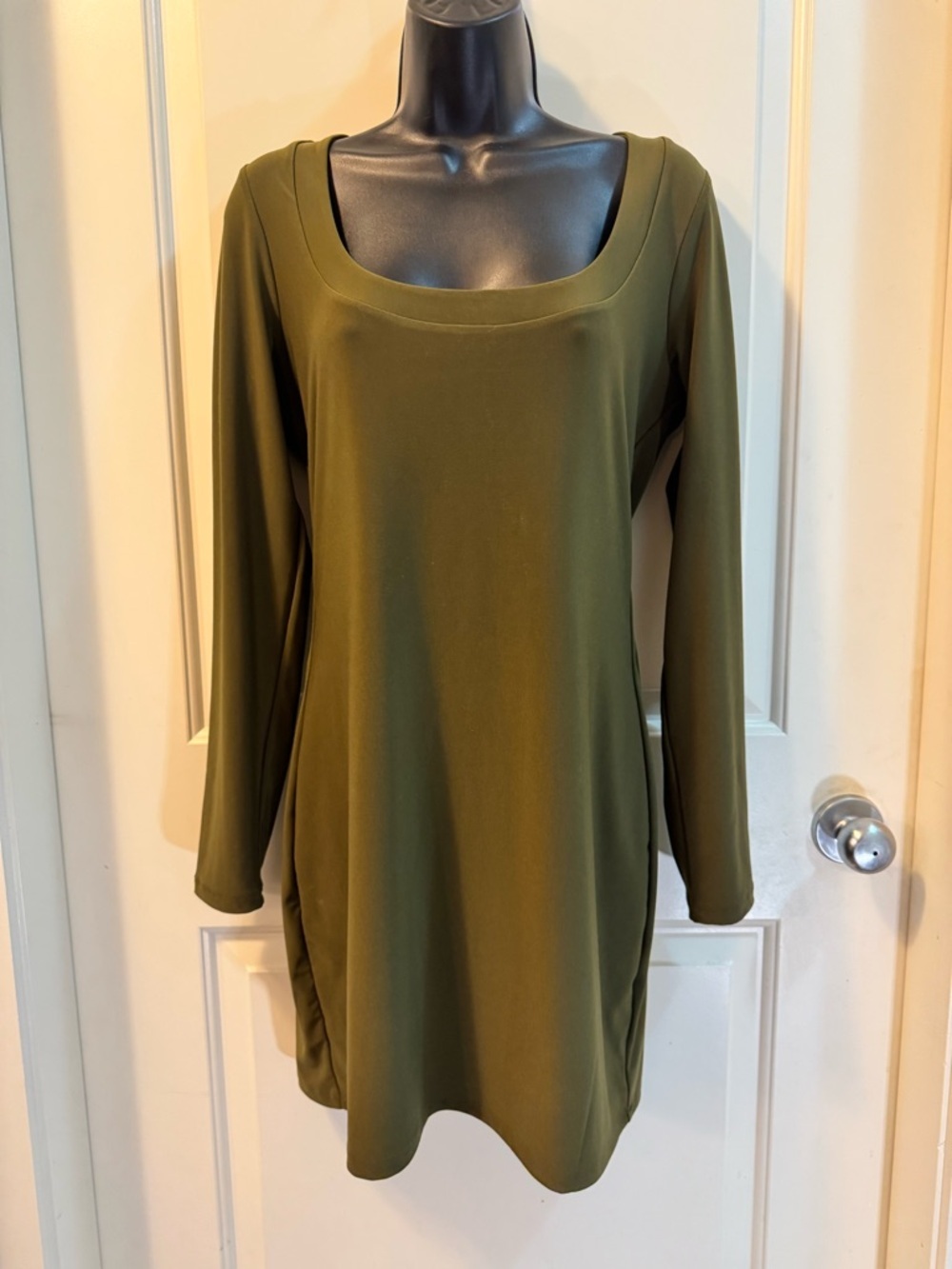 Aritzia Ten by Babaton Myrna Dress - Smooth Matter™ Scoopneck Mini - Green - L - Picture 7 of 9